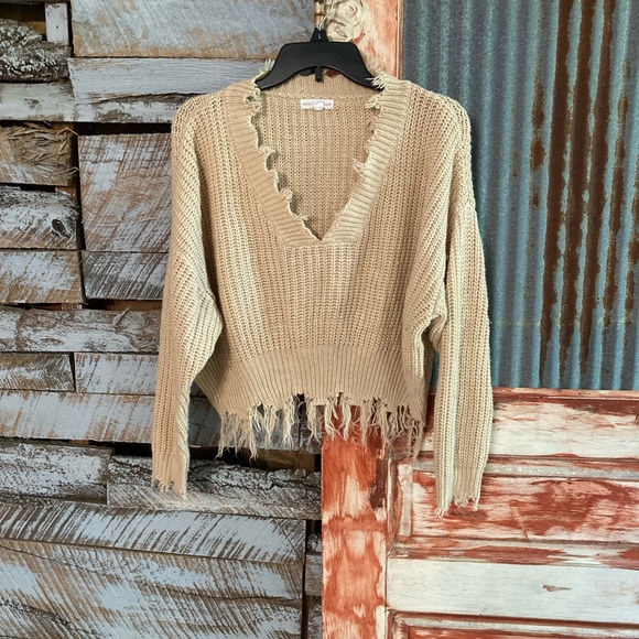 Coco and Jaimeson frayed crop sweater - Picture 1 of 4